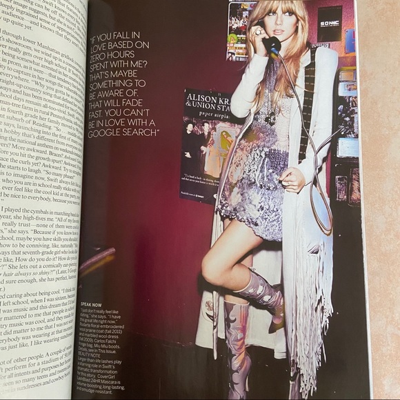 Taylor Swift - Vogue magazine 2012 - Picture 4 of 7